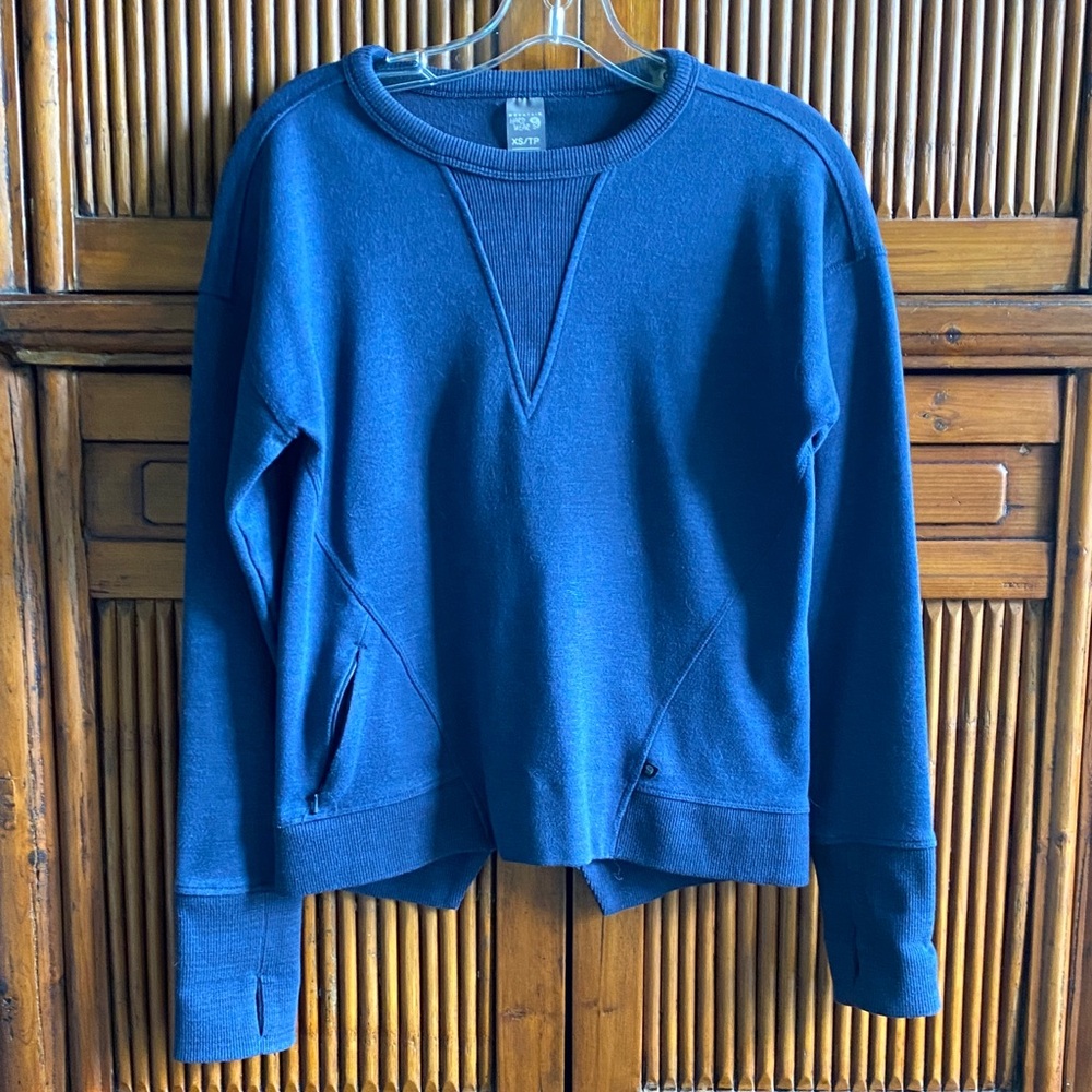 Mountain Hardware Women’s Cropped Pullover Sweatshirt